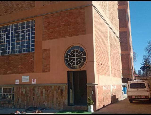 BUSINESS PROPERTY TO RENT IN BERTRAMS